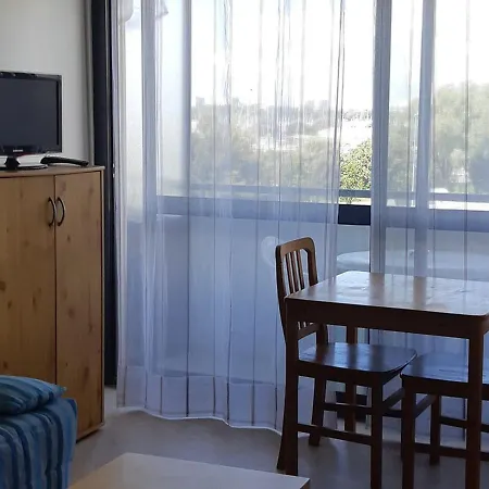 Apartment Avec Balcon A La Rochelle, Pres Du Port Et De La - Fr-1-551-10 *