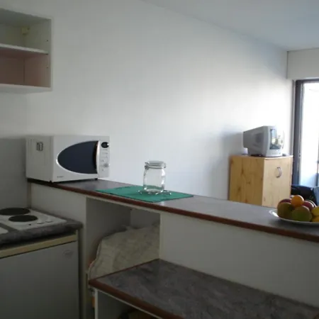 Avec Balcon A La Rochelle, Pres Du Port Et De La - Fr-1-551-10 La Rochelle (Charente-Maritime)