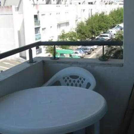 Avec Balcon A La Rochelle, Pres Du Port Et De La - Fr-1-551-10 La Rochelle (Charente-Maritime)